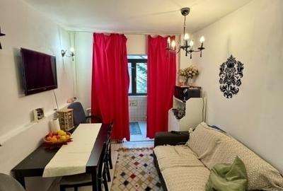 Apartament cu 3 camere decomandat în Palat - 2