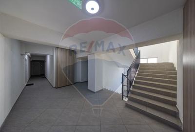 Apartament cu 2 camere decomandat, mobilat în Tractorul - 21