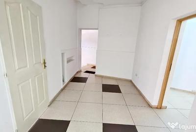 Spațiu comercial, de 110 mp, în Central - 9