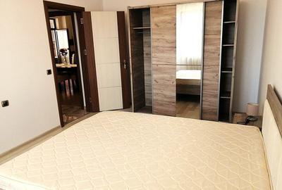 Apartament cu 3 camere decomandat, mobilat în Tractorul - 13