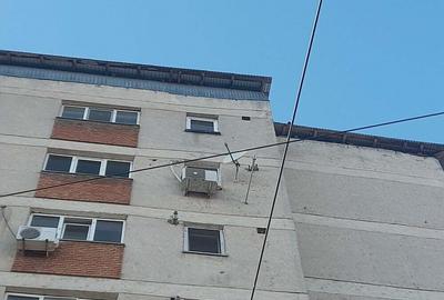 Apartament cu 3 camere decomandat în Central - 1