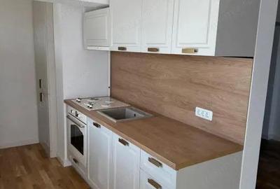 Apartament 3 camere, 100 mp, Centru, Nou Amenajat, Etaj 5/8 Apartament 3 camere, 100 mp, Centru, Nou Amenajat, Etaj 5/8 - 2