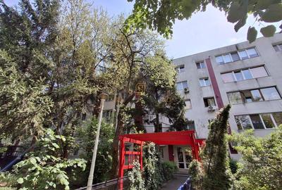 Apartament cu 3 camere semidecomandat în Berceni - 2