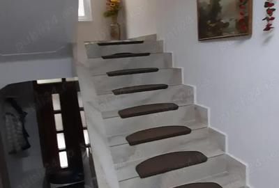 Casă cu 4 camere cu Teren 300 Mp în Central - 2