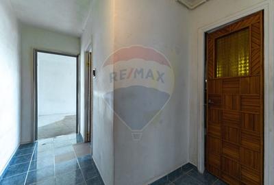Apartament cu 3 camere decomandat în Astra - 2