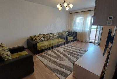 Apartament cu 3 camere decomandat, mobilat în Malu Roșu