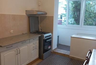 Apartament cu 2 camere decomandat în Berceni