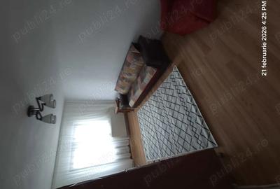 Apartament cu 3 camere semidecomandat în Micro 8 - 4