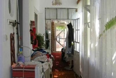 Casă cu 4 camere decomandat în Central - 6