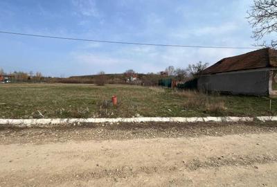 Teren de 1776 mp, în Alparea - 2