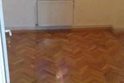 Apartament cu 4 camere decomandat în P-ța Victoriei - 6