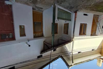 Casa apartament in curte comuna - 1