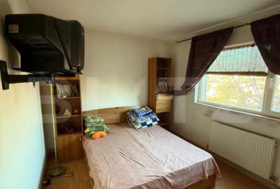 Apartament cu 2 camere semidecomandat în Micro 4 - 7