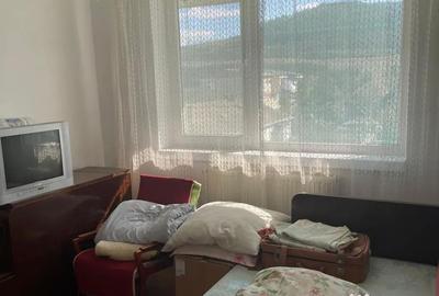 Apartament cu 3 camere semidecomandat în Central - 2
