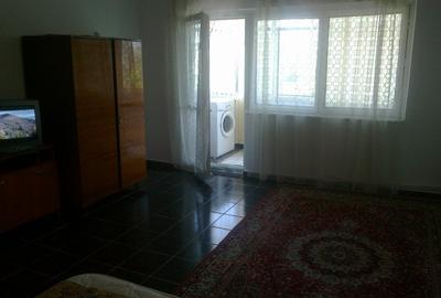 Proprietar, inchiriez garsoniera Vitan Mall, Vlaicu Voda 4/4 - 5