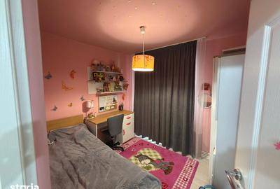 Apartament cu 4 camere decomandat în Periferie - 3