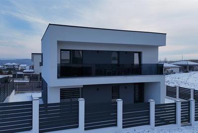 Casă individuală cu 4 camere cu Canalizare în Miroslava - 1