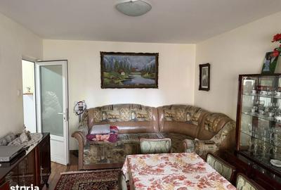 Apartament cu 3 camere decomandat în Astra - 8