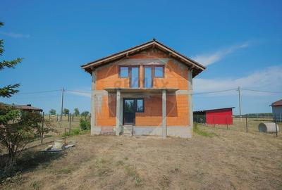 Casa cu 6 camere de vanzare -la ro?u- in Gepiu, jude?... - 9