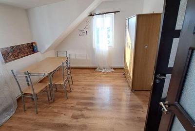 Apartament cu 3 camere semidecomandat în Central - 8