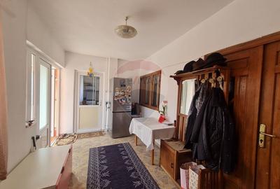 Casa cu 5 camere de vanzare la strada Principala - 3