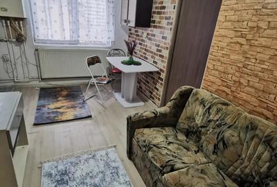 Inchiriez garsoniera , zona politie - lunca - 8