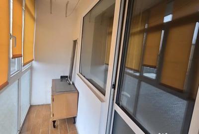 Apartament cu 3 camere decomandat în Central - 1