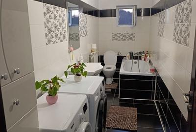 Casă cu 3 camere decomandat în Central - 2