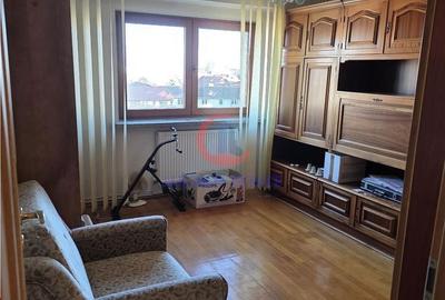 Apartament cu 4 camere decomandat în Simion Bărnuțiu - 1