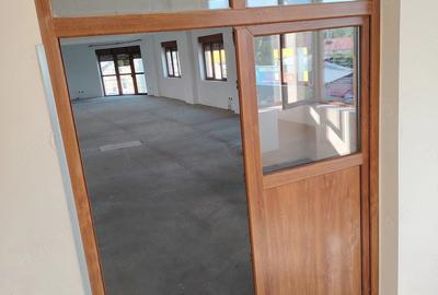 Spațiu comercial, de 180 mp, în Central - 3