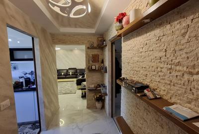 Apartament cu 3 camere decomandat în Central - 1