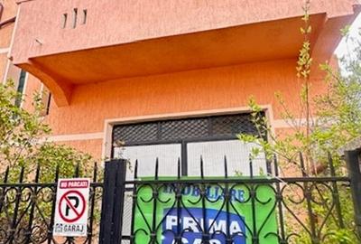 Casă individuală cu 4 camere în Central
