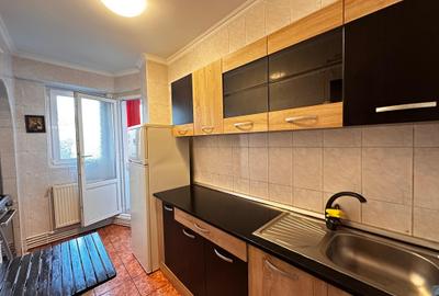 Apartament cu 2 camere decomandat în