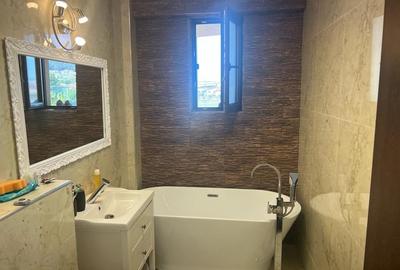 Apartament cu 4 camere semidecomandat, mobilat în Florești - 9