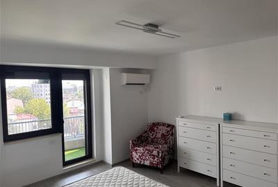 Apartament cu 3 camere decomandat, mobilat în Vatra Luminoasă - 13