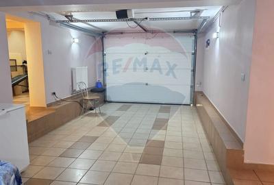 Casă cu 7 camere cu Teren 1371 Mp în Nord-Est - 19