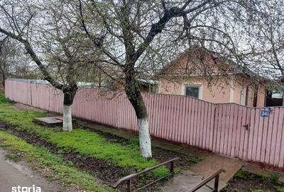 Casă cu 4 camere cu Teren 1500 Mp în Tichilești - 5