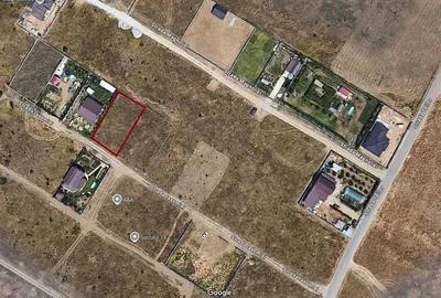 Teren de 700 mp, în Preajba