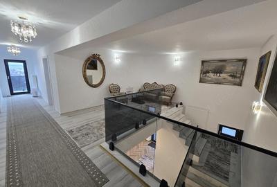 Casă cu 7 camere cu Teren 1500 Mp în Viticultori - 1