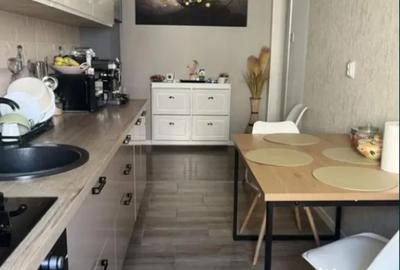 Apartament cu 3 camere decomandat în Astra - 2