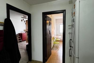 Garsonieră decomandată în Tei - 11