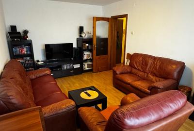 Apartament cu 3 camere decomandat, mobilat în 1 Mai - 15