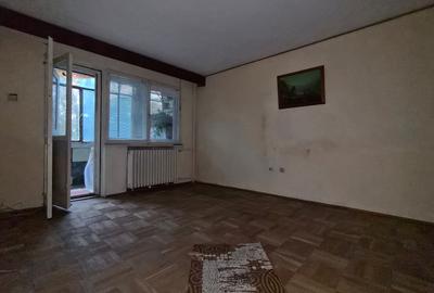 Tomis 1 - ap 3 cam, et 4/4 , gaze la usa (necesita renovare) - 8