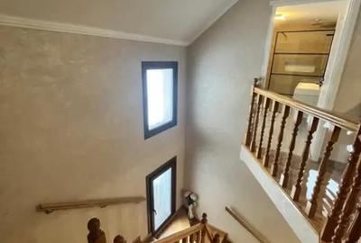 Casă cu 7 camere cu Teren 530 Mp în Central - 16