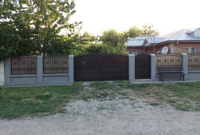 Casă cu 4 camere în Central - 2