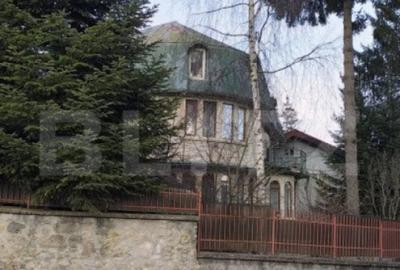 Casă cu 7 camere cu Teren 510 Mp în Predeal - 4