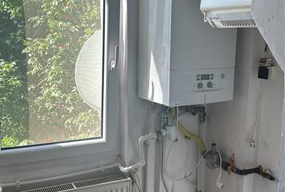 Apartament cu 3 camere decomandat în Roman - 6