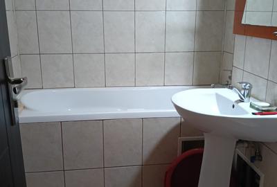 Libera, curata, scara ingrijita, vedere spre SUPECO. - 6