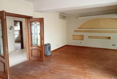 Casa perfecta pentru tine ?i afacerea ta zona Casa Sindicatelor! - 2