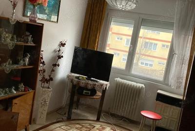 Apartament cu 2 camere semidecomandat în Micro III - 4